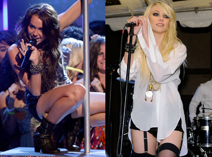 Miley Cyrus, Taylor Momsen Miley Cyrus, Taylor Momsen